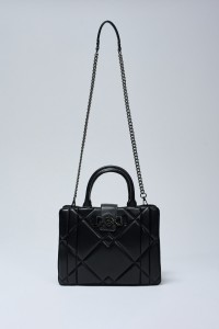 GEPOLSTERTE TOTE BAG LEDER EFFEKT