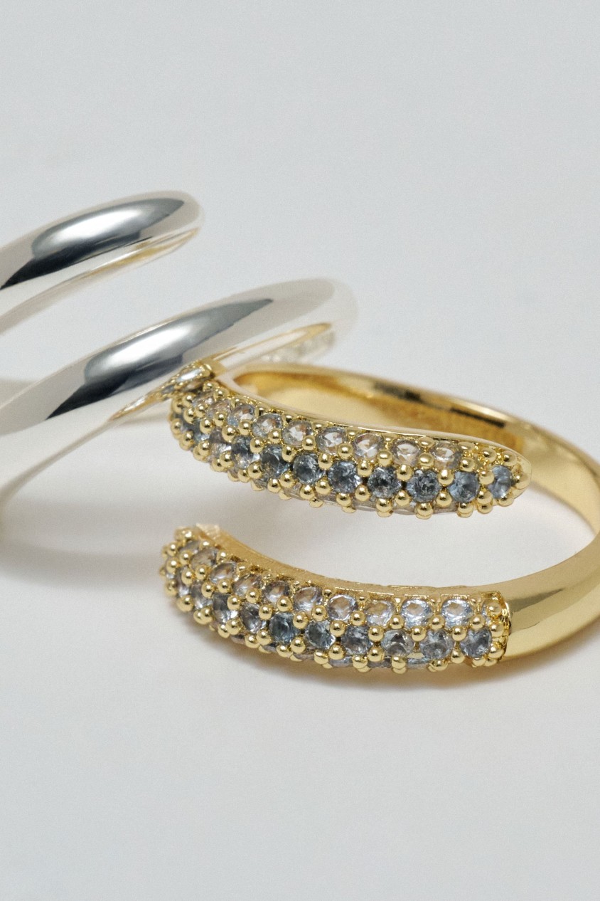 ANILLO CON EFECTO CRUZADO MÚLTIPLE