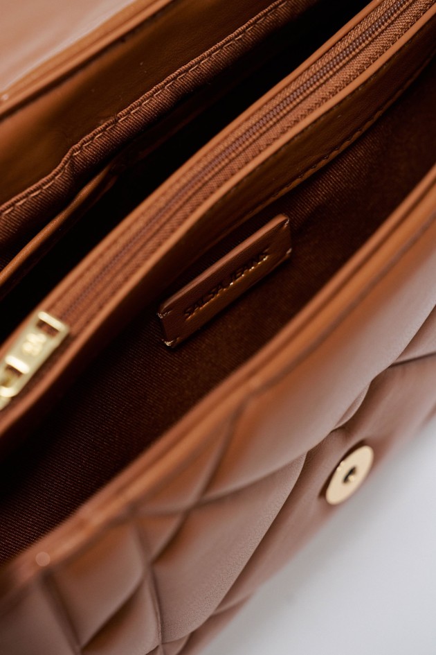 PADDED BAG LEATHER EFFECT