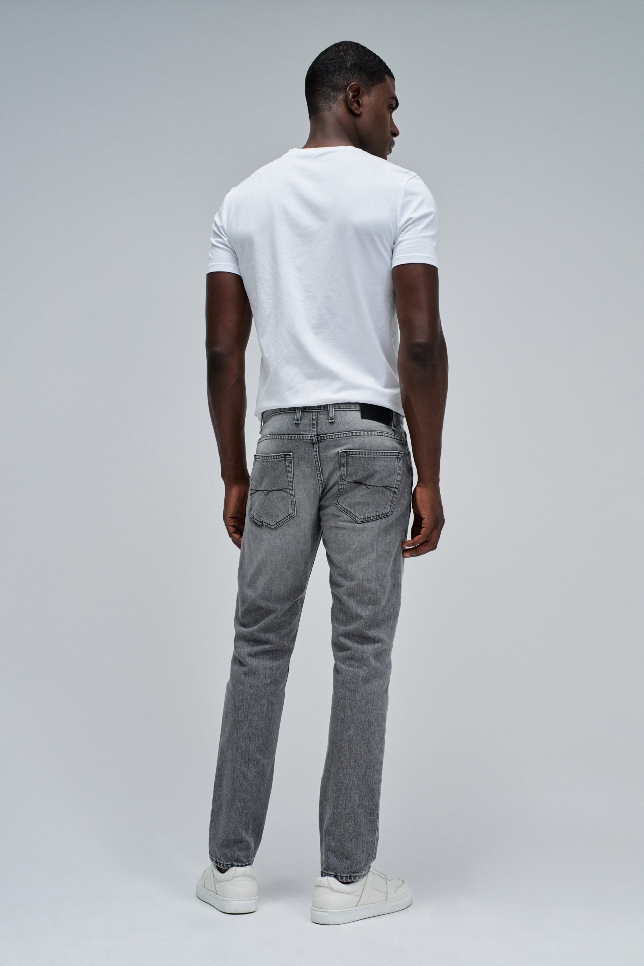 REGULAR FIT JEANS
