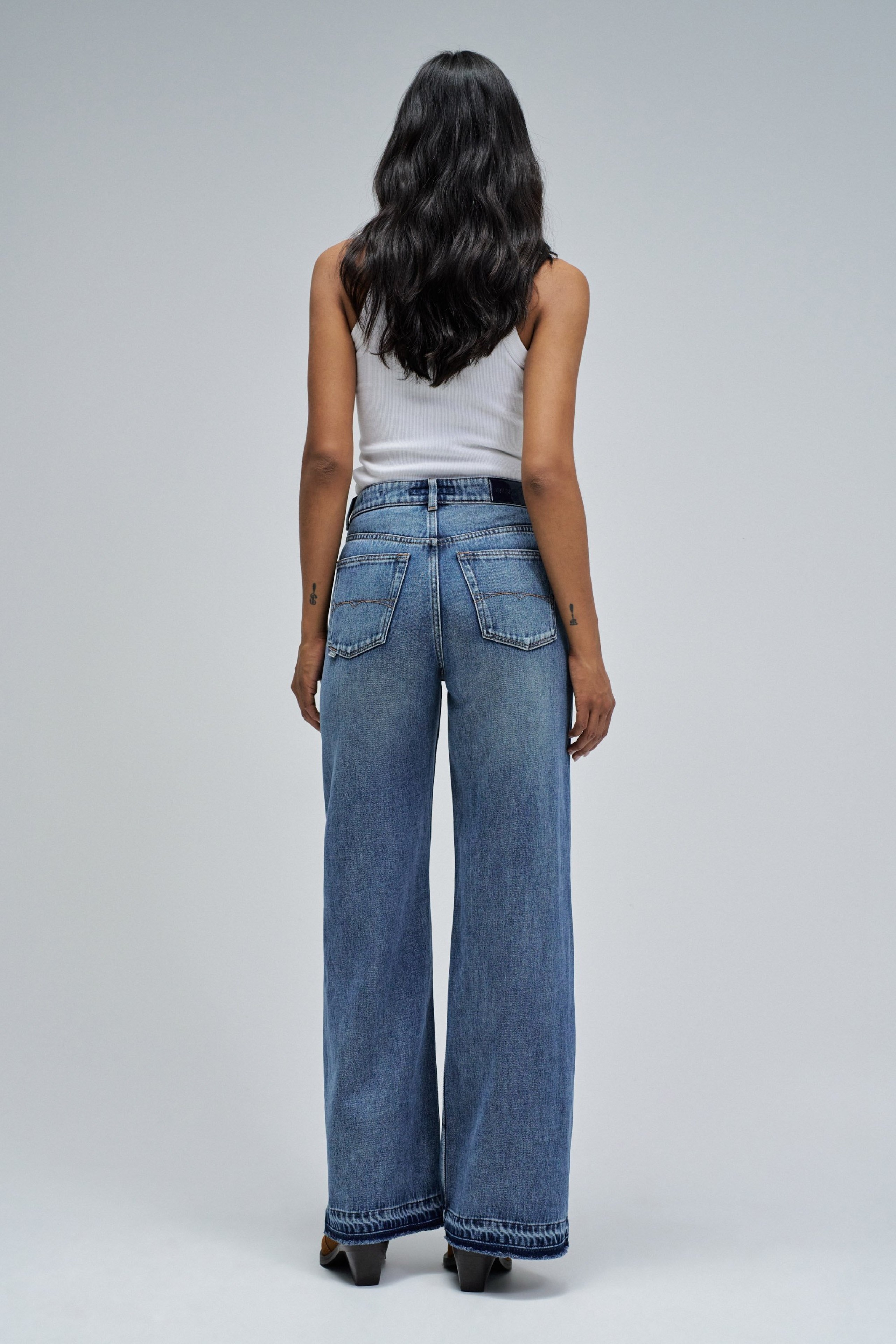 WIDE LEG JEANS