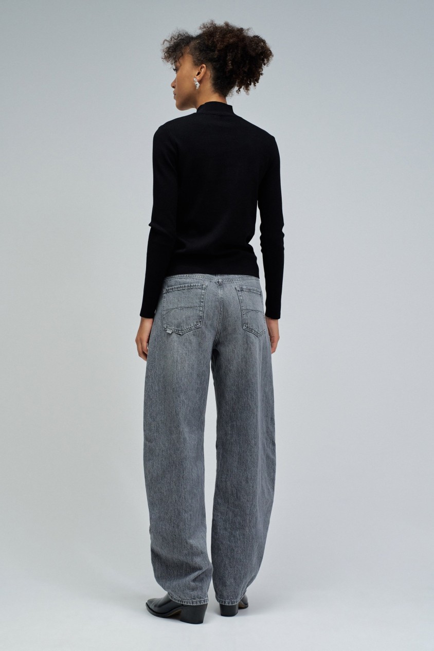 CAMISOLA DE MALHA CANELADA COM BRANDING