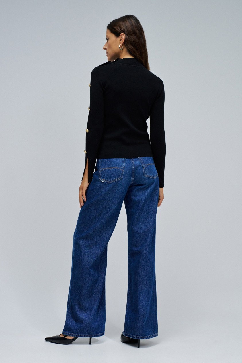 STRICKPULLOVER MIT GOLDENEN KNÖPFEN