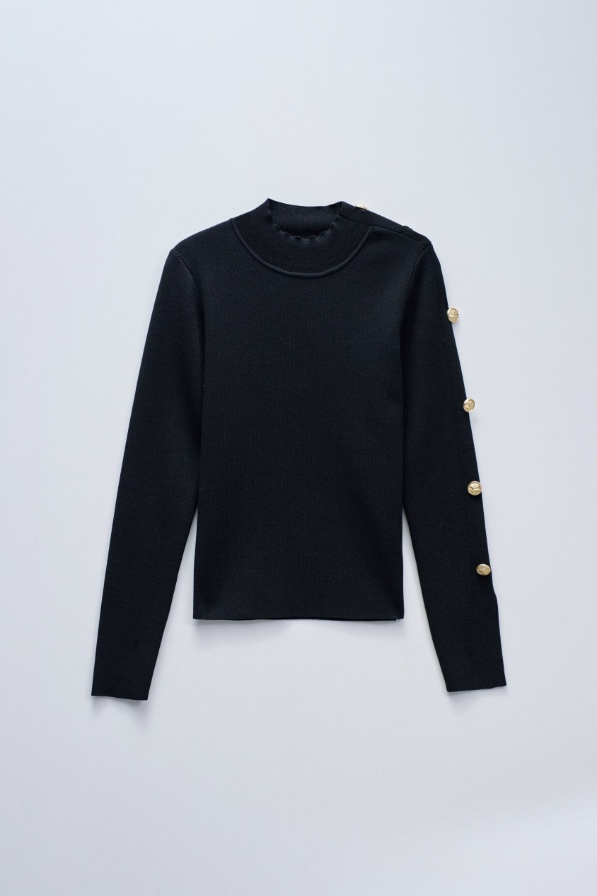 STRICKPULLOVER MIT GOLDENEN KNÖPFEN