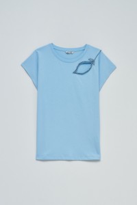 T-SHIRT AVEC DCOUPE SUR LA POITRINE