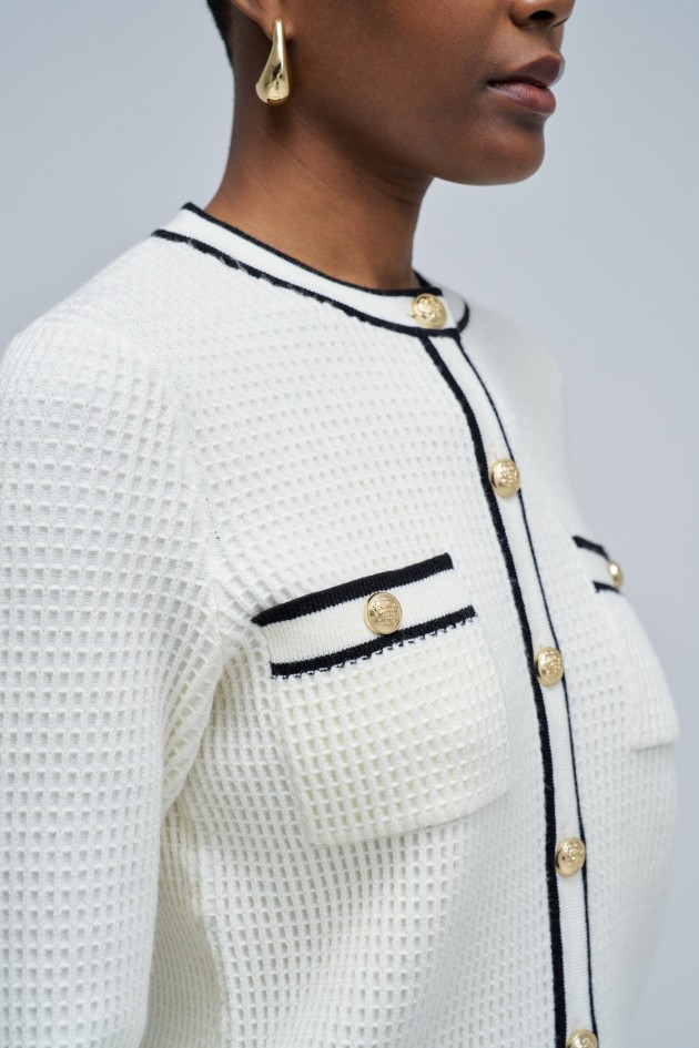 CARDIGAN COM BOTÕES DOURADOS