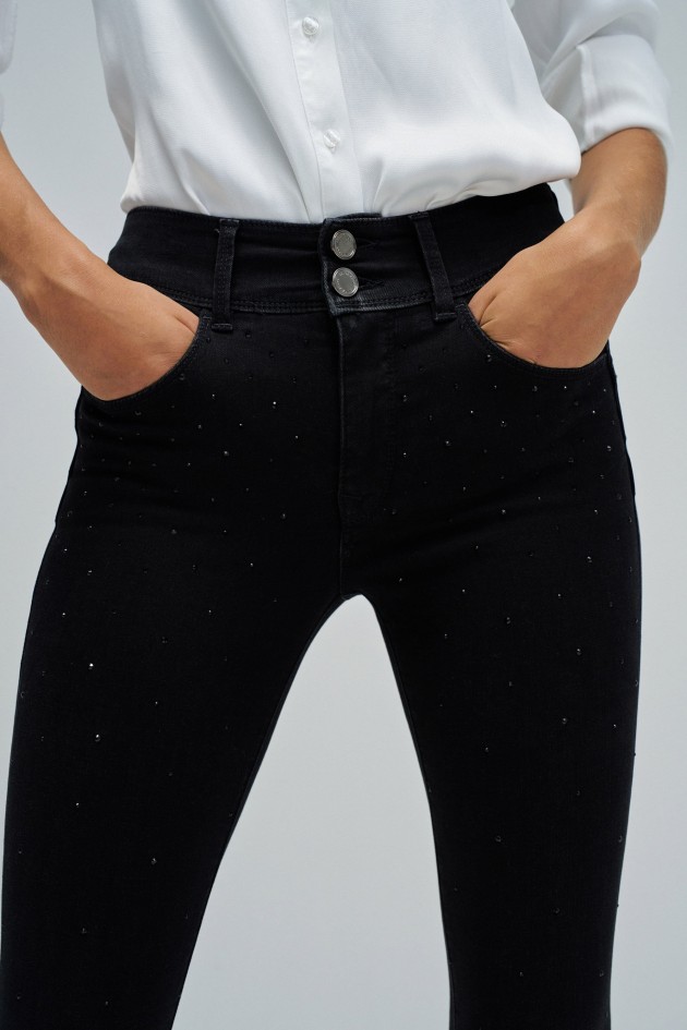SECRET PUSH IN CROPPED SKINNY JEANS