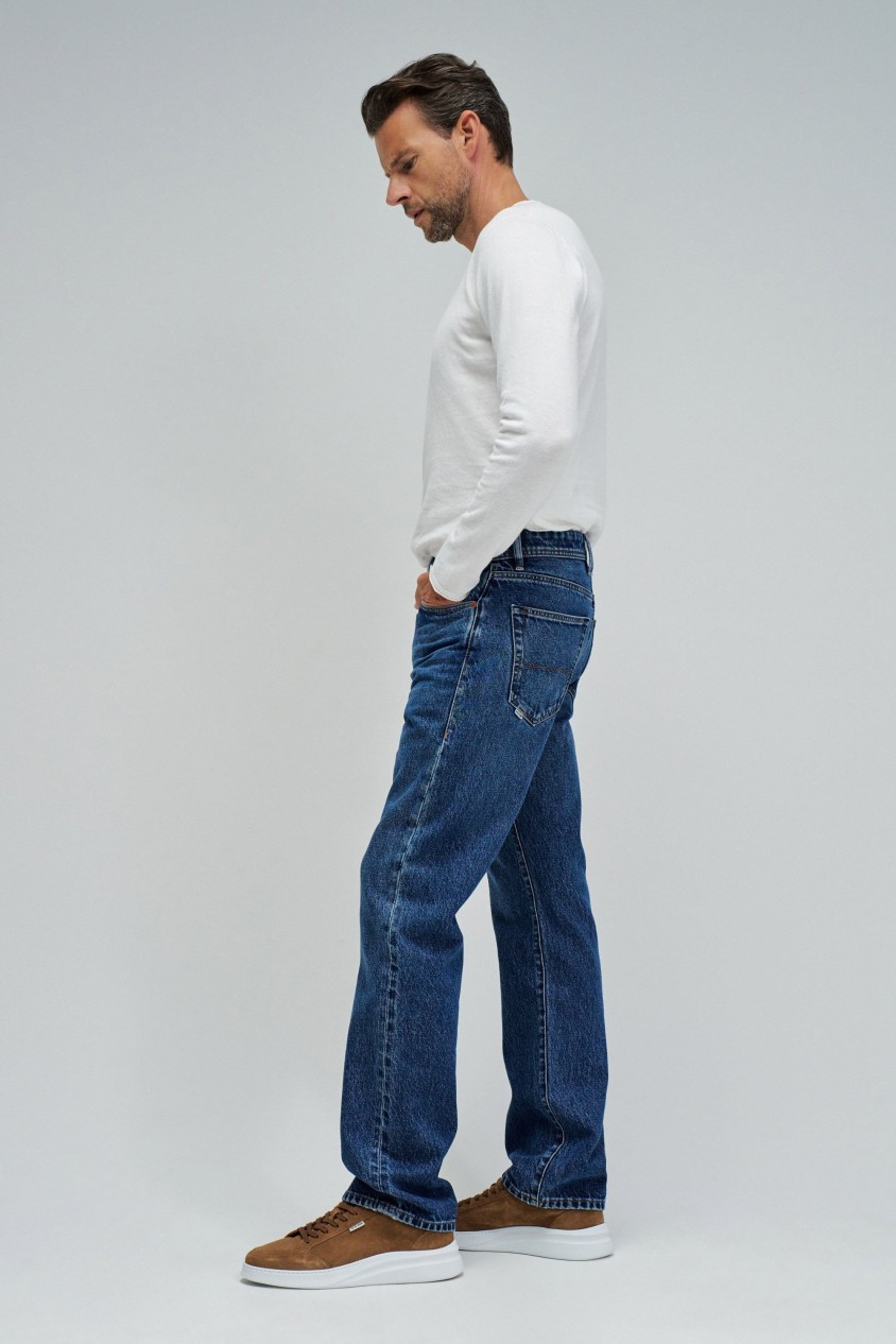 STRAIGHT FIT JEANS