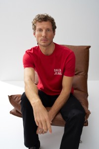 T-SHIRT CON BRANDING