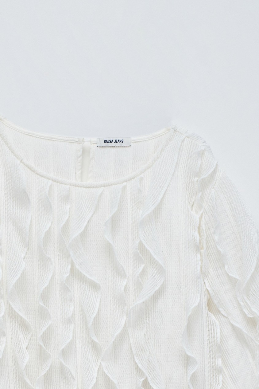 BLUSA CON VOLANTES