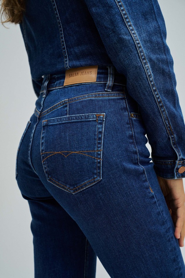 TRUE STRAIGHT JEANS