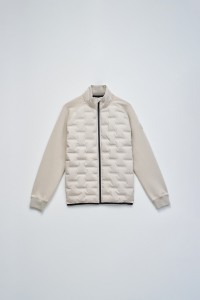 GEPOLSTERTE JACKE AUS VERSCHIEDENEN MATERIALIEN