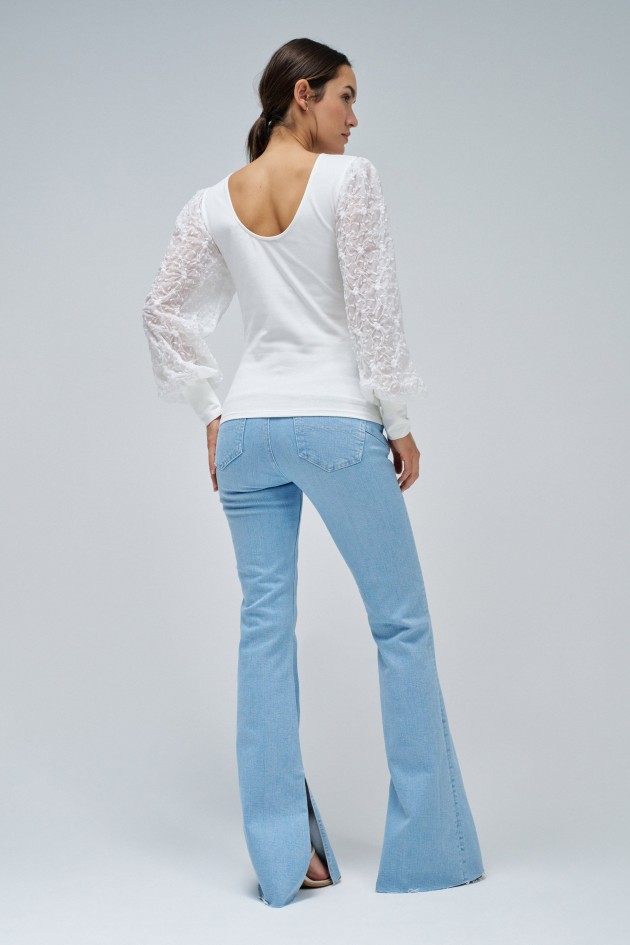 PULL AVEC MANCHES EN BRODERIE ANGLAISE