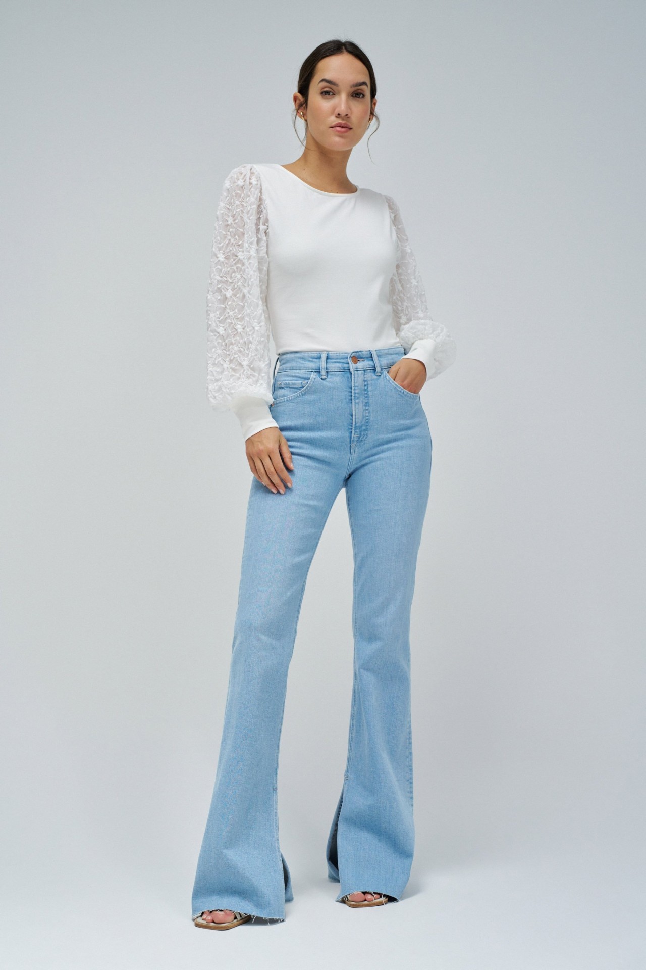 SWEATER WITH SLEEVES IN ENGLISH EMBROIDERY