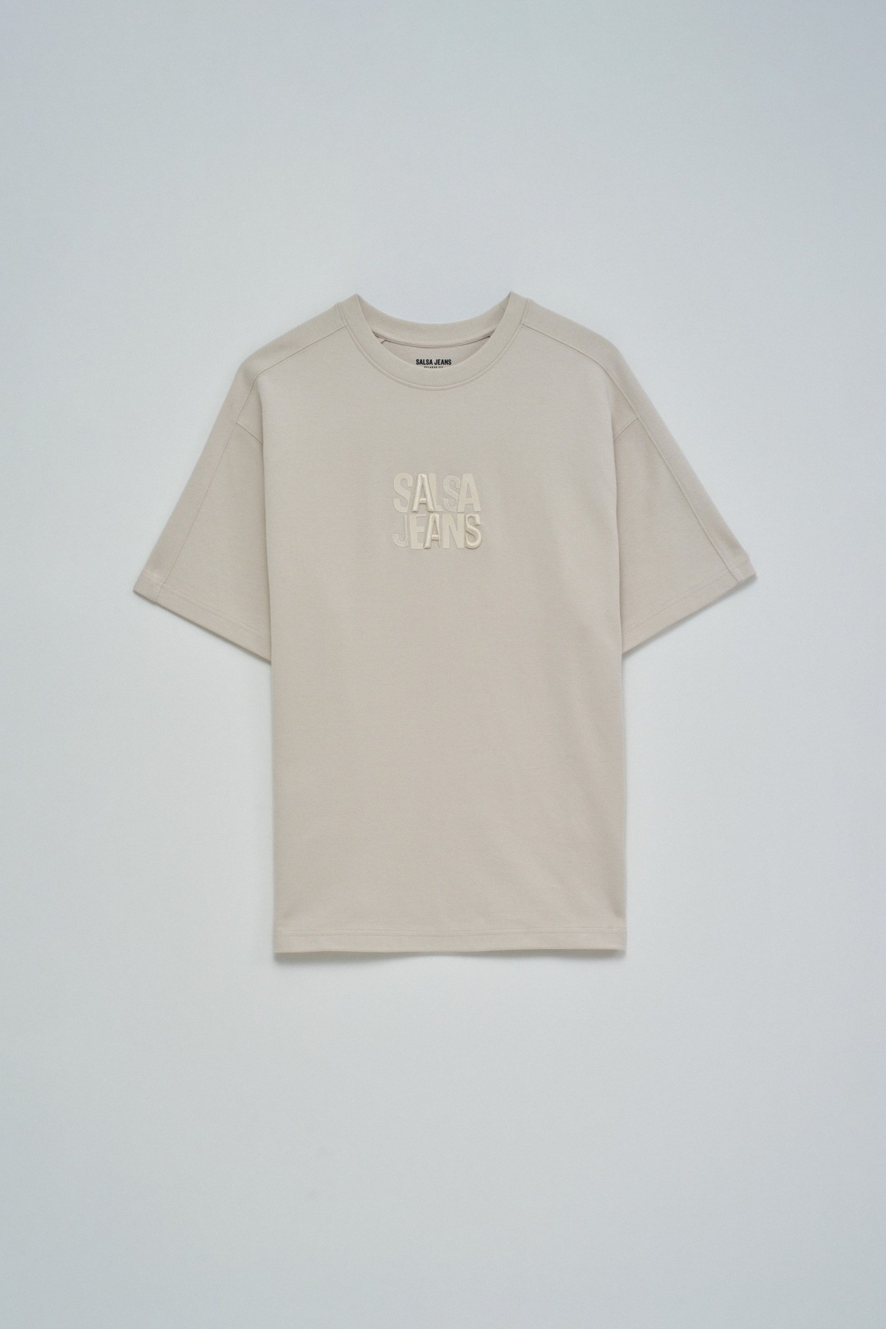 T-SHIRT MIT BRANDING