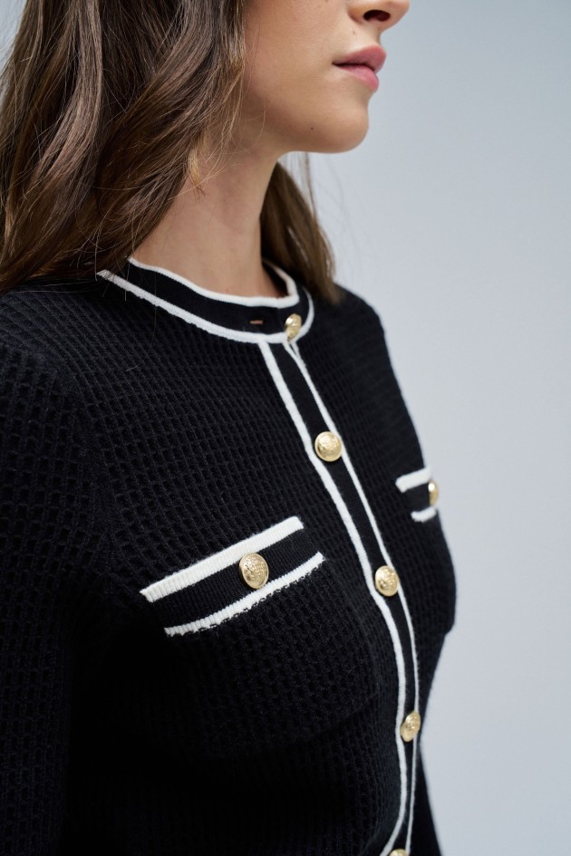 CARDIGAN COM BOTÕES DOURADOS