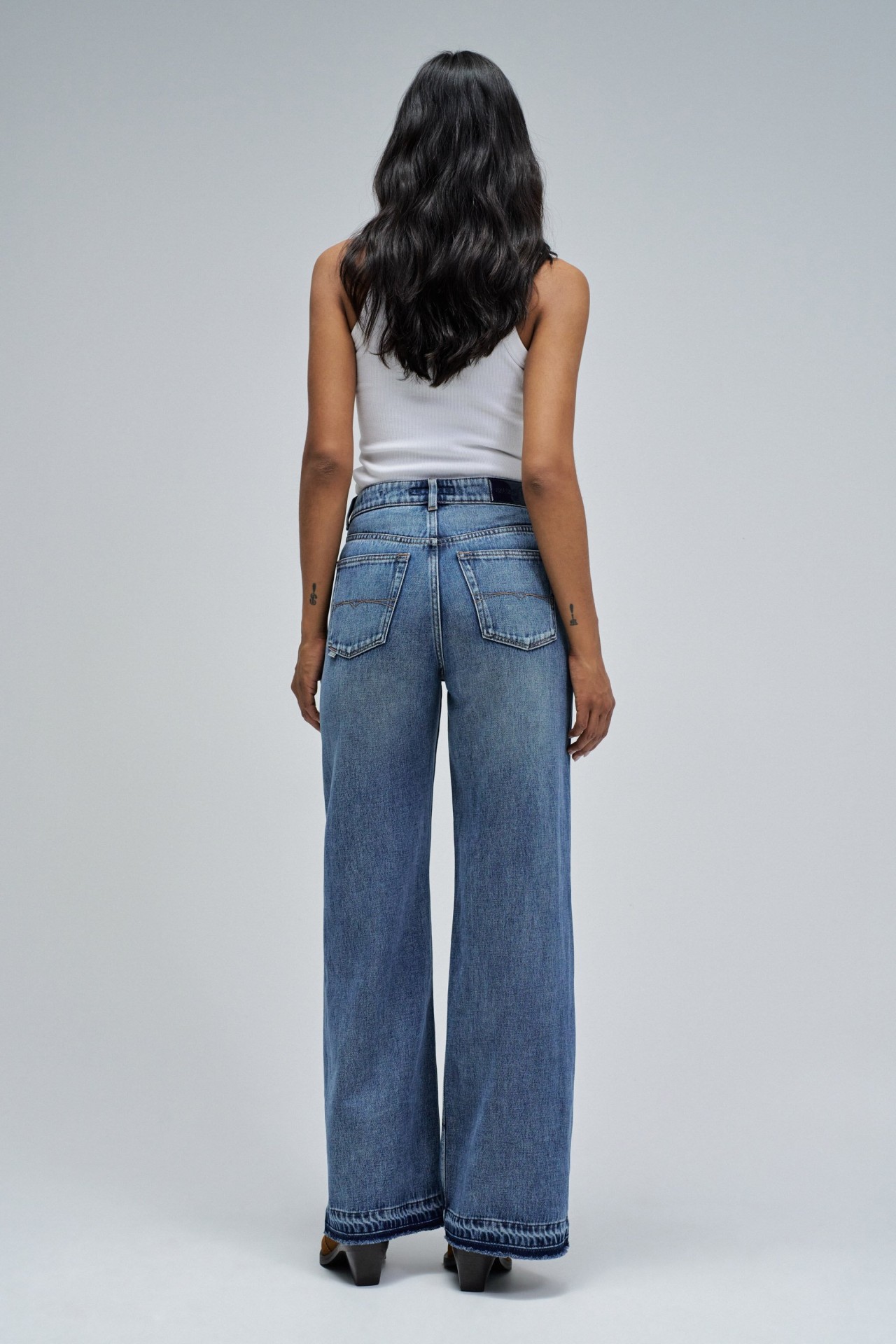 WIDE LEG JEANS