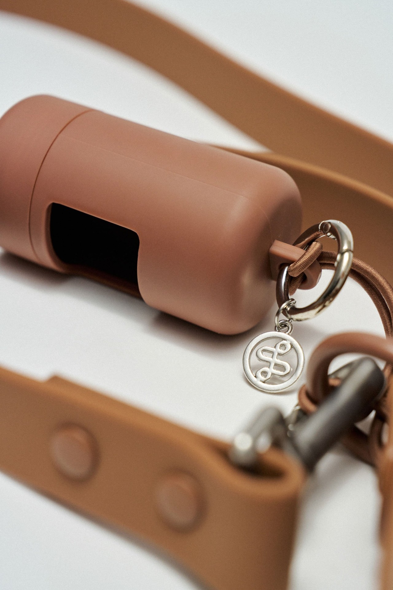 SET OF LEASH, COLLAR AND PET WASTE BAG HOLDER PET