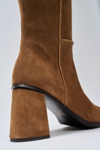 HIGH SUEDE KNEE BOOTS
