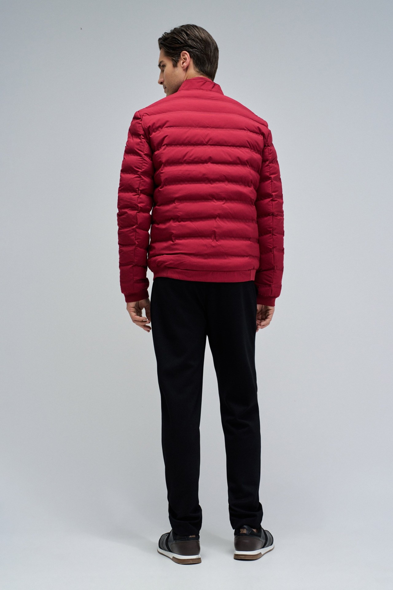 CASACO PUFFER COM BOLSOS