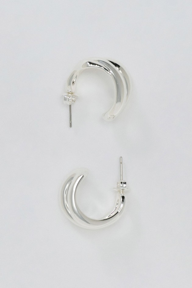 EARRINGS WITH DOUBLE HOOPS