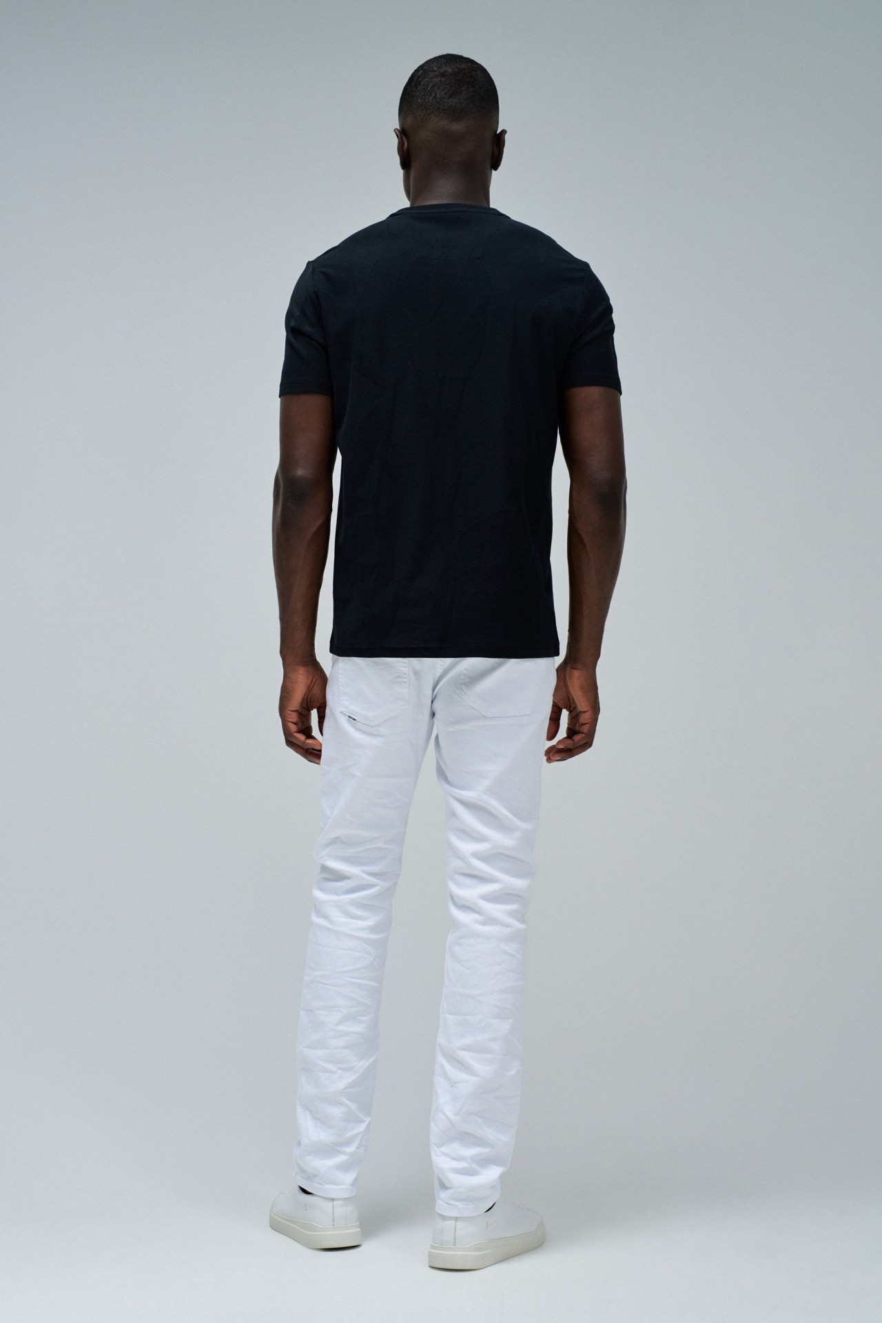 T-SHIRT JACQUARD MIT BRANDING