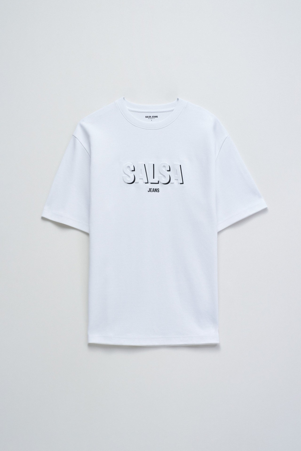 T-SHIRT MIT BRANDING