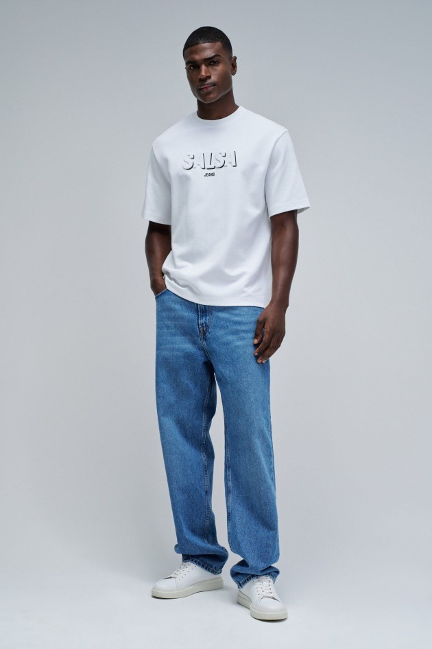 T-SHIRT MIT BRANDING