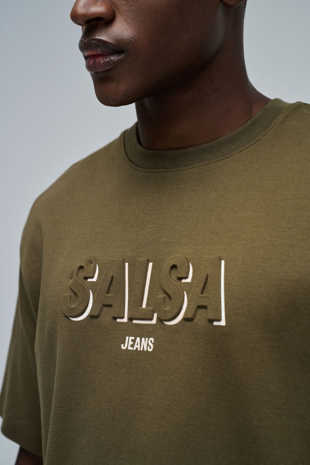 T-SHIRT MIT BRANDING