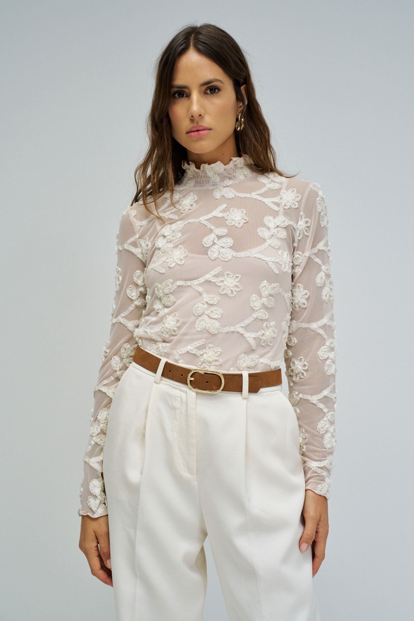 SWEATER WITH THREE-DIMENSIONAL EFFECT