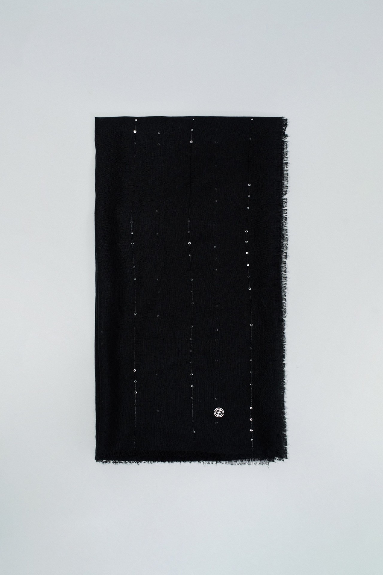 SCARF WITH SEQUINS