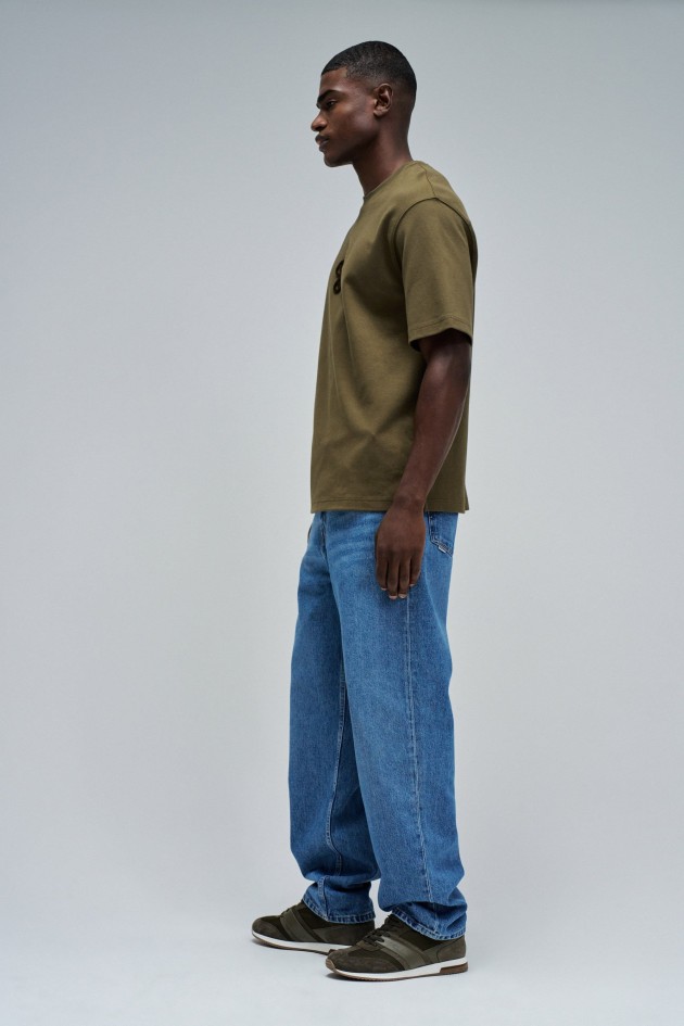 T-SHIRT MIT BRANDING