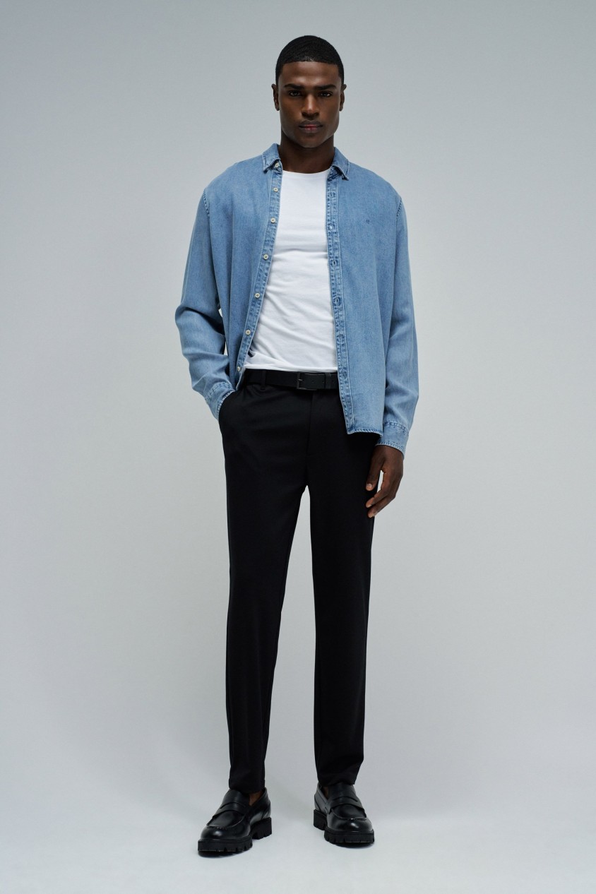 CAMISA EN DENIM LIGERO