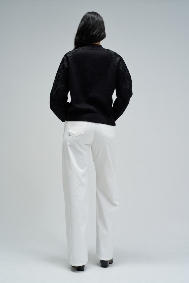 CAMISOLA DE MALHA COM RENDA