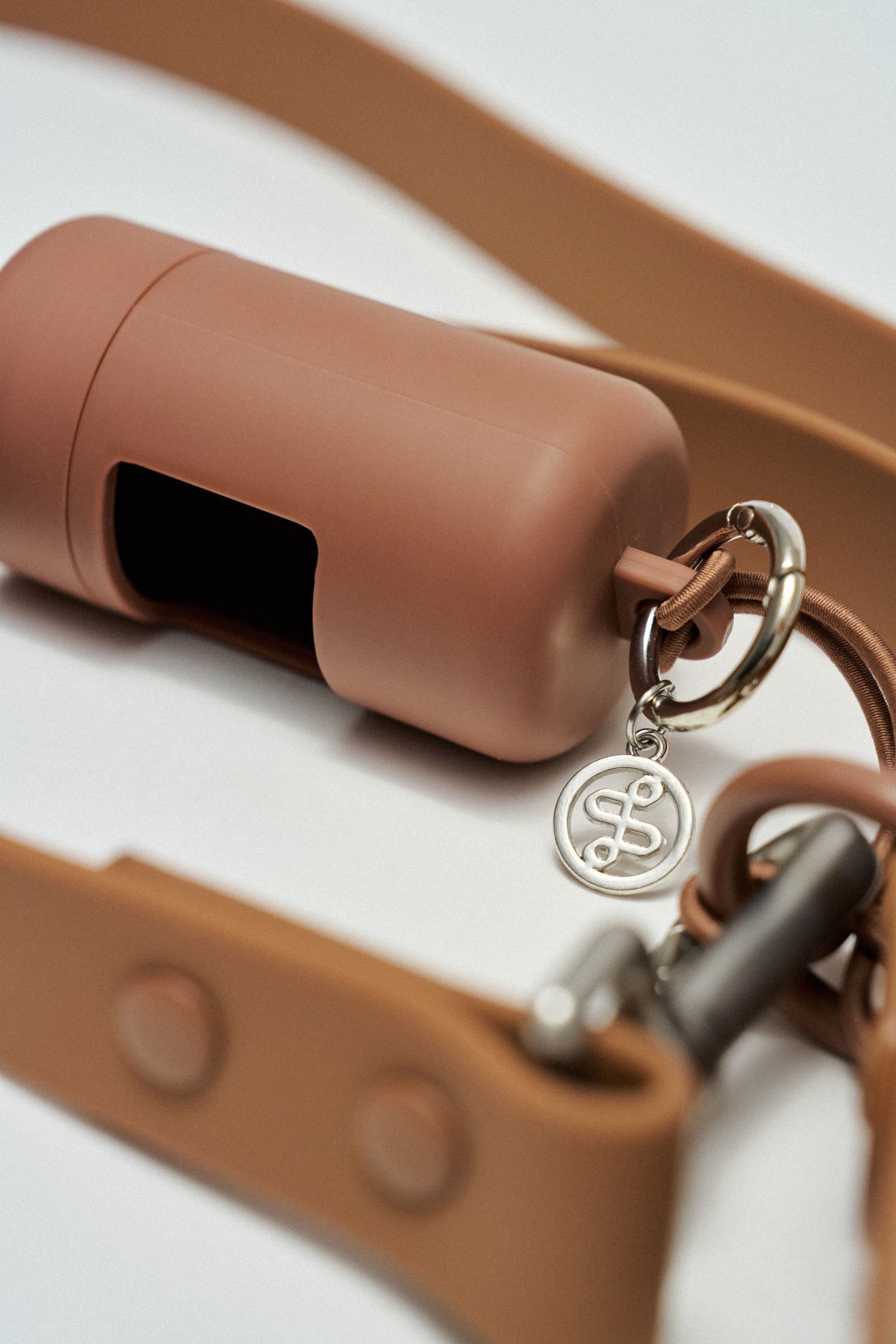 SET MIT LEINE, HALSBAND UND PET-BEUTELHALTER