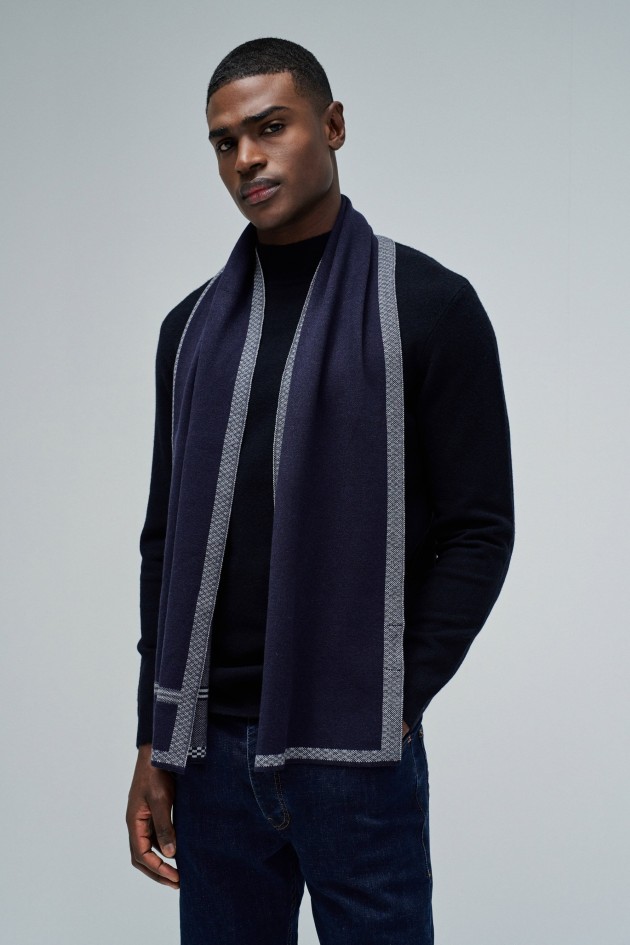 ÉCHARPE EN TRICOT