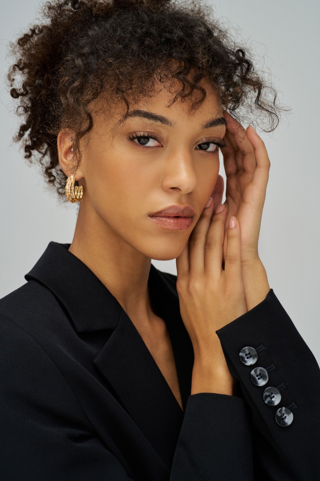 HOOP EARRINGS WITH CRYSTALS