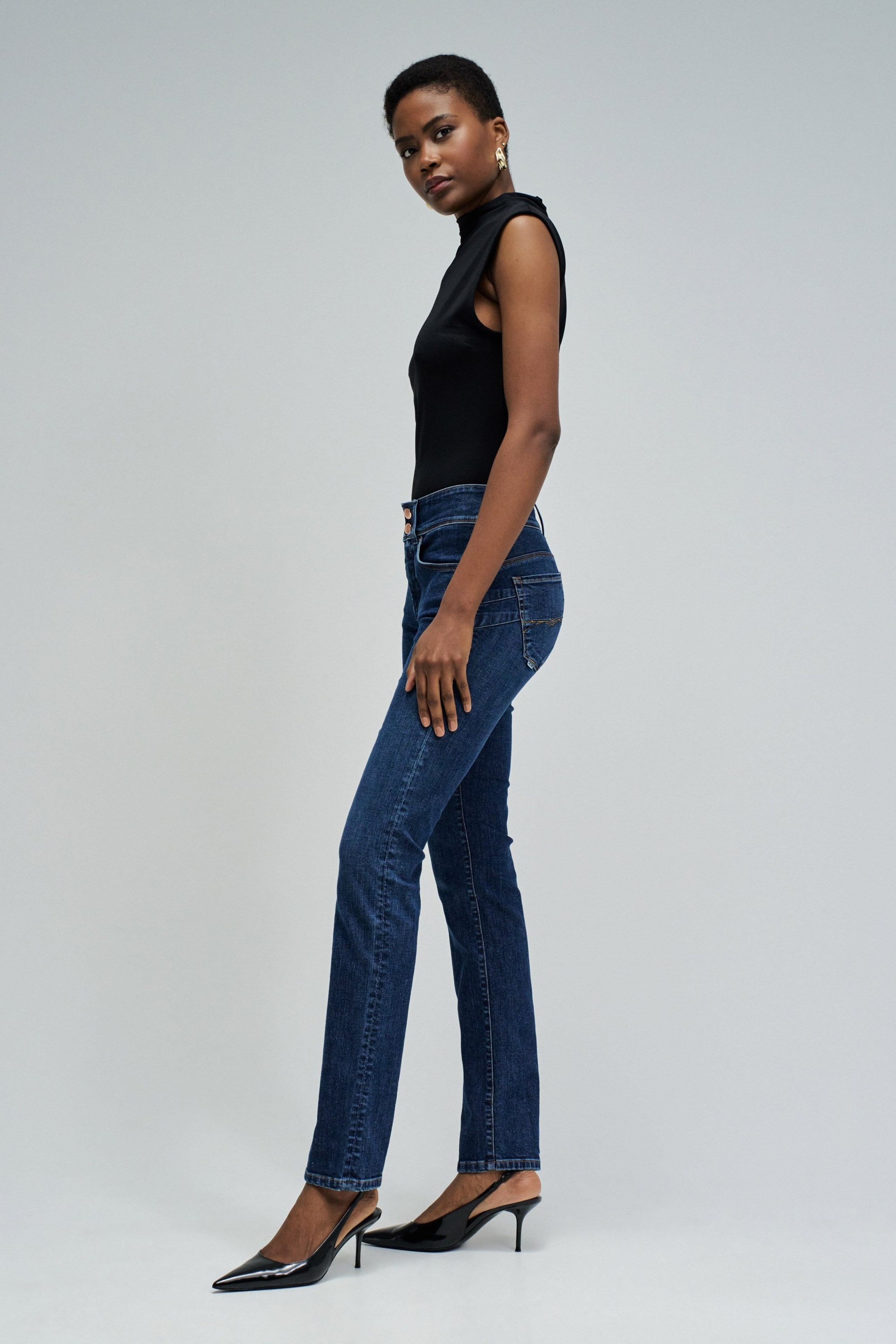 SECRET PUSH IN SLIM JEANS