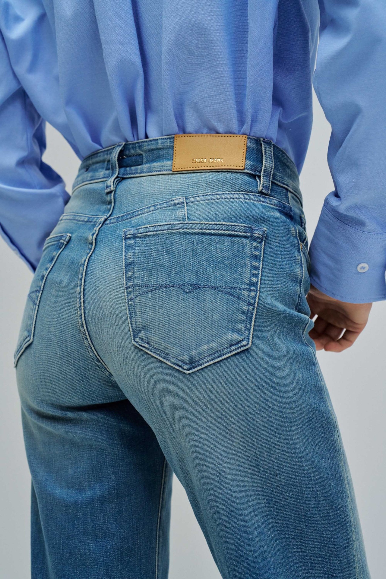TRUE STRAIGHT JEANS