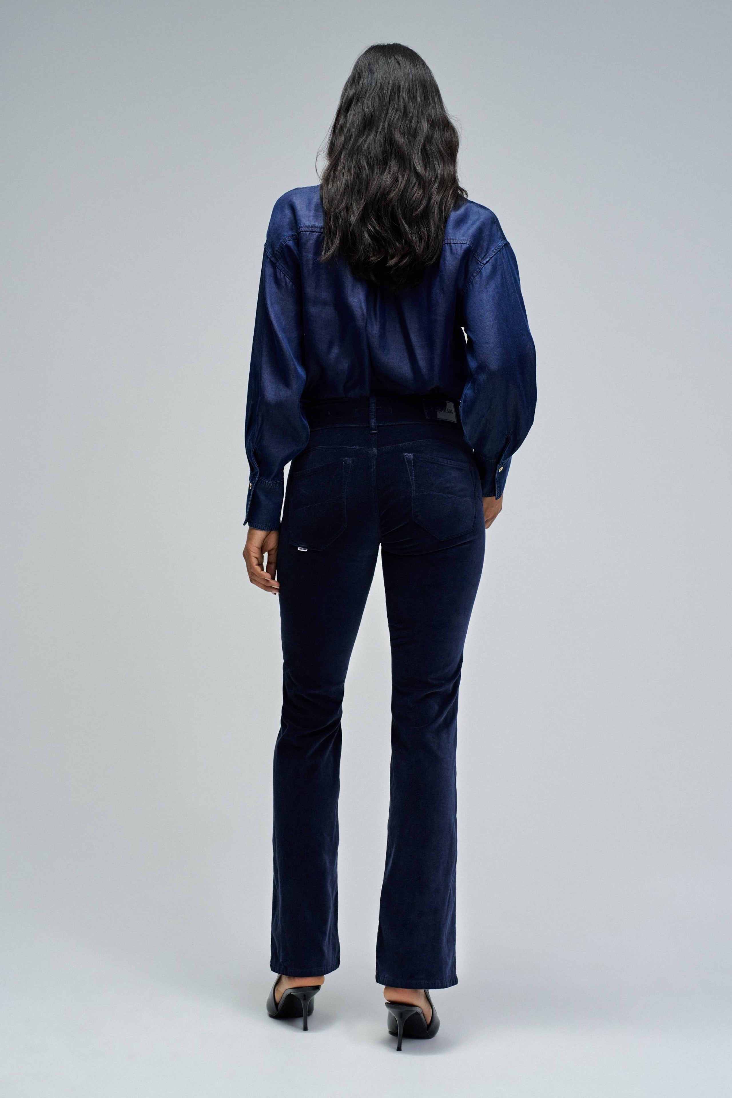 JEANS SECRET PUSH IN BOOTCUT EM VELUDO