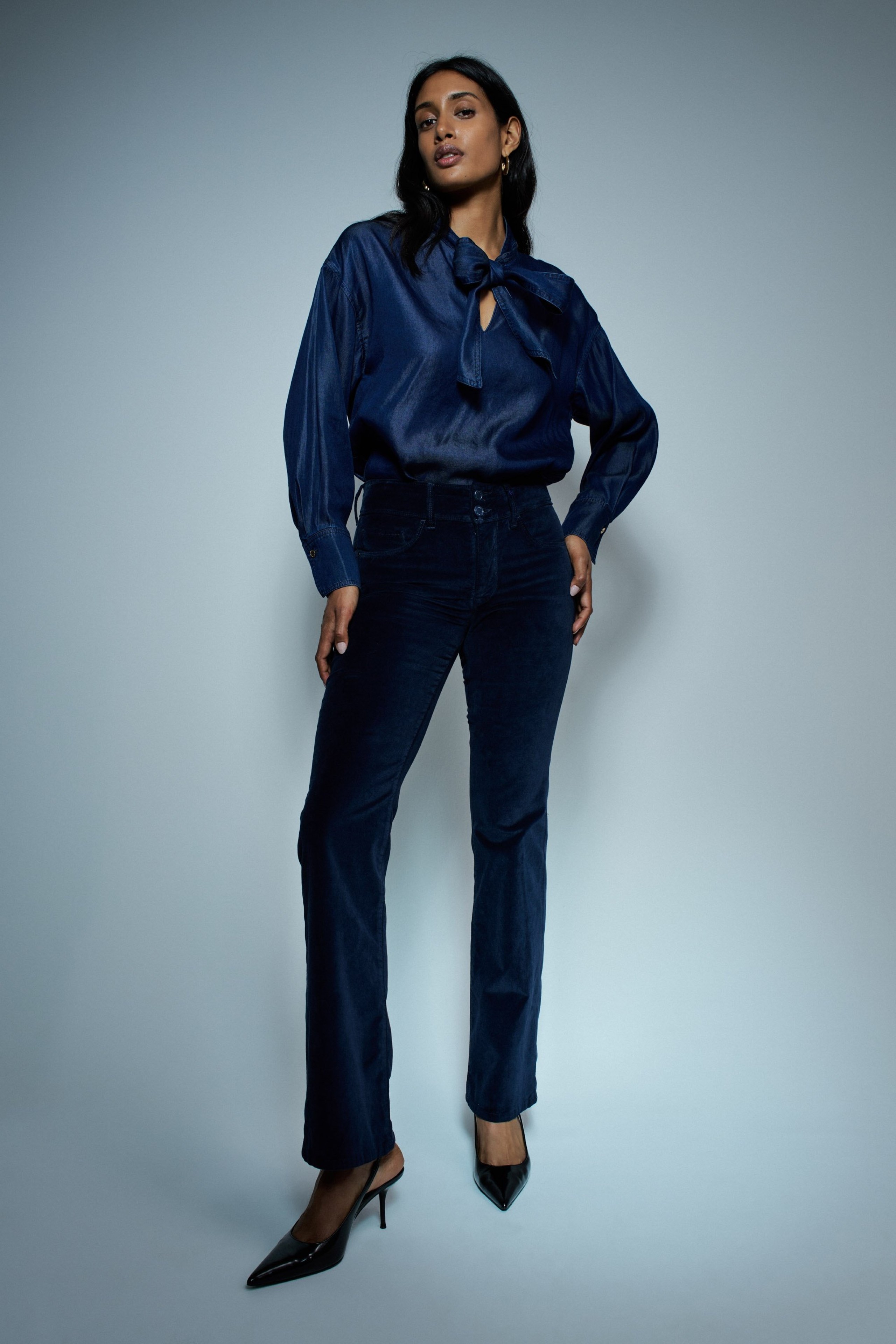 JEANS SECRET PUSH IN BOOTCUT EM VELUDO