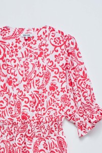 KURZES KLEID MIT MUSTER