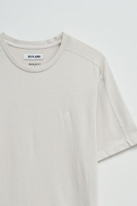 T-SHIRT COM BRANDING