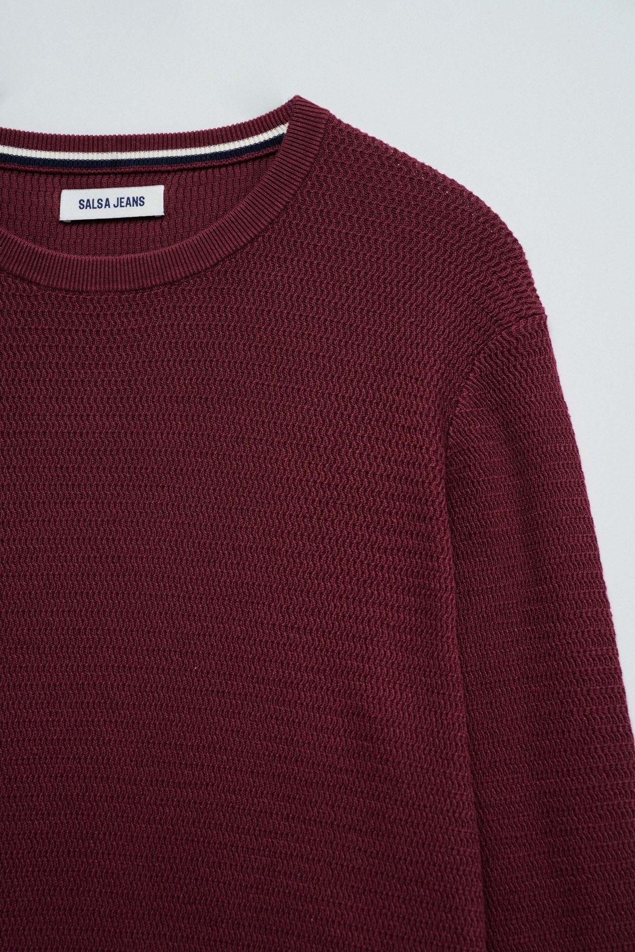 TEXTURIERTER STRICKPULLOVER