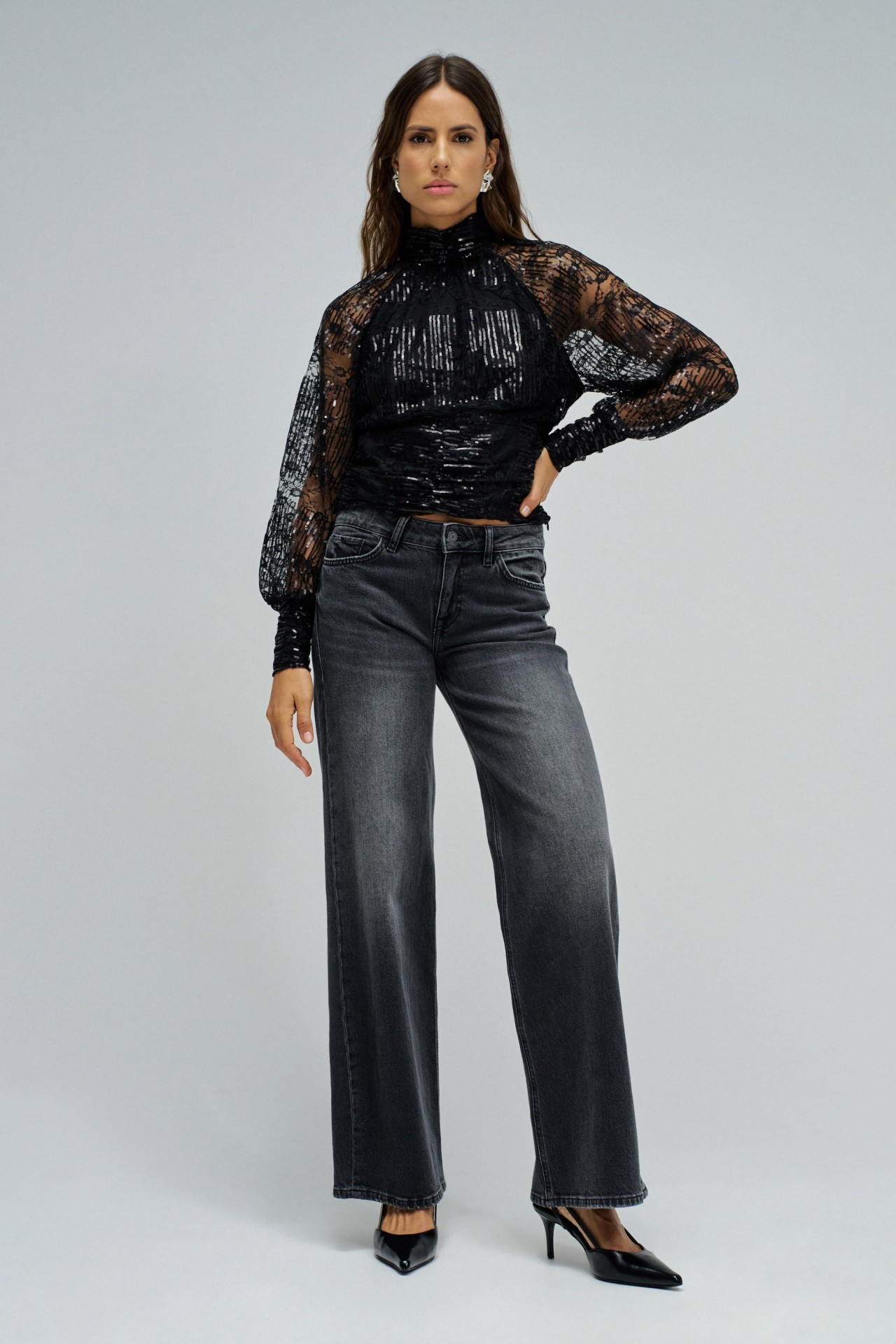 BLUSA CON LENTEJUELAS