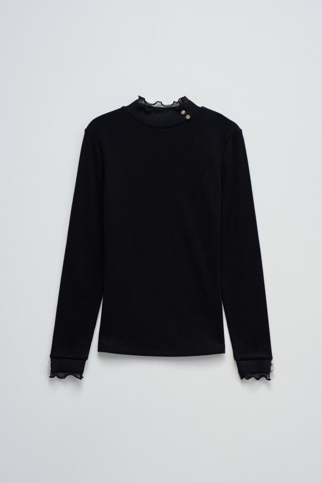 PULL EN MAILLE AVEC COL EN TULLE