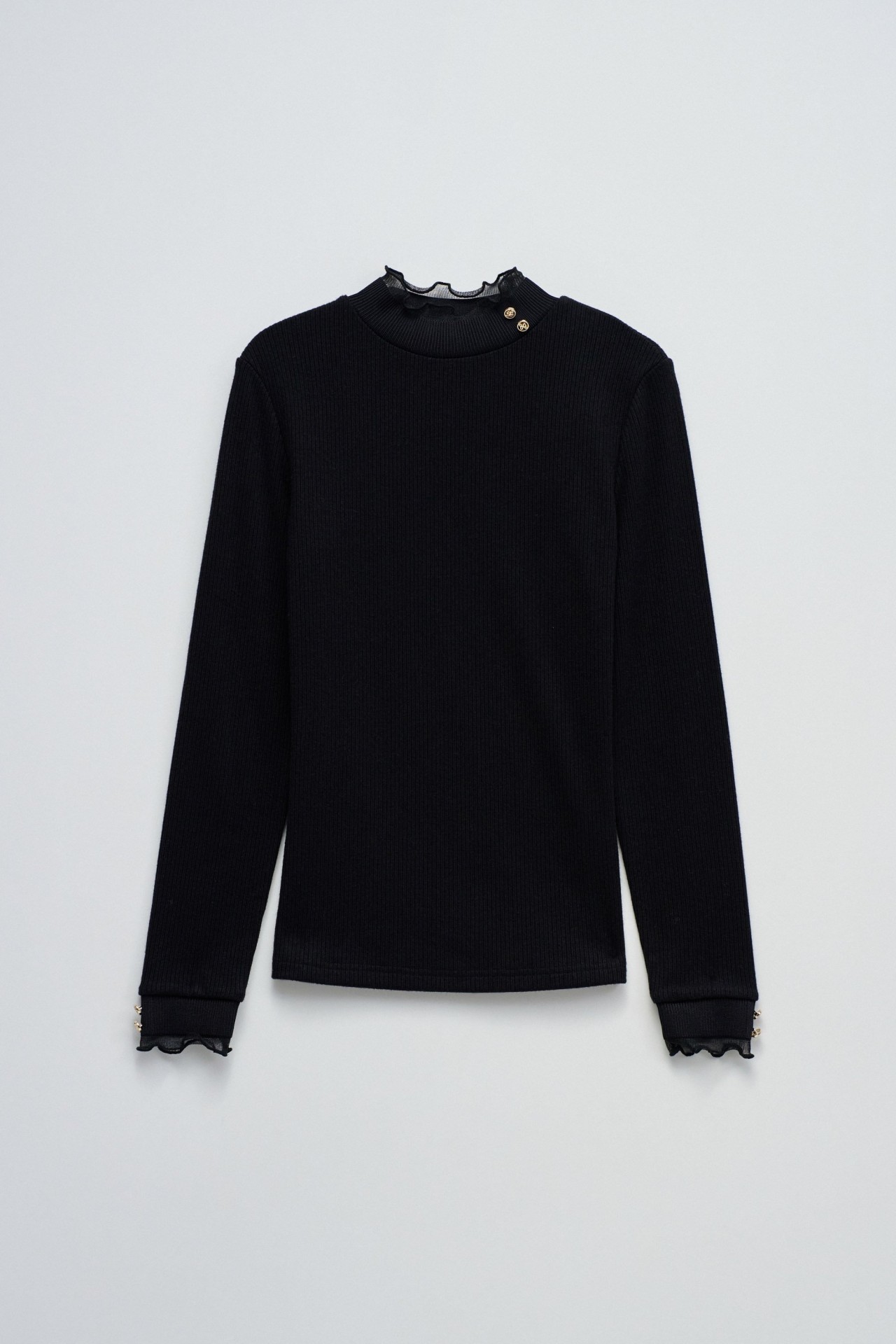 PULL EN MAILLE AVEC COL EN TULLE