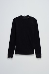 PULL EN MAILLE AVEC COL EN TULLE