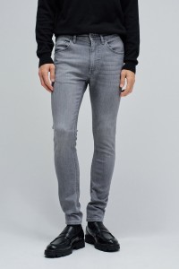 SKINNY FIT JEANS