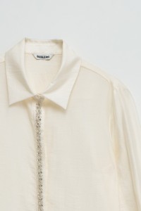 CAMISA CON BRILLOS